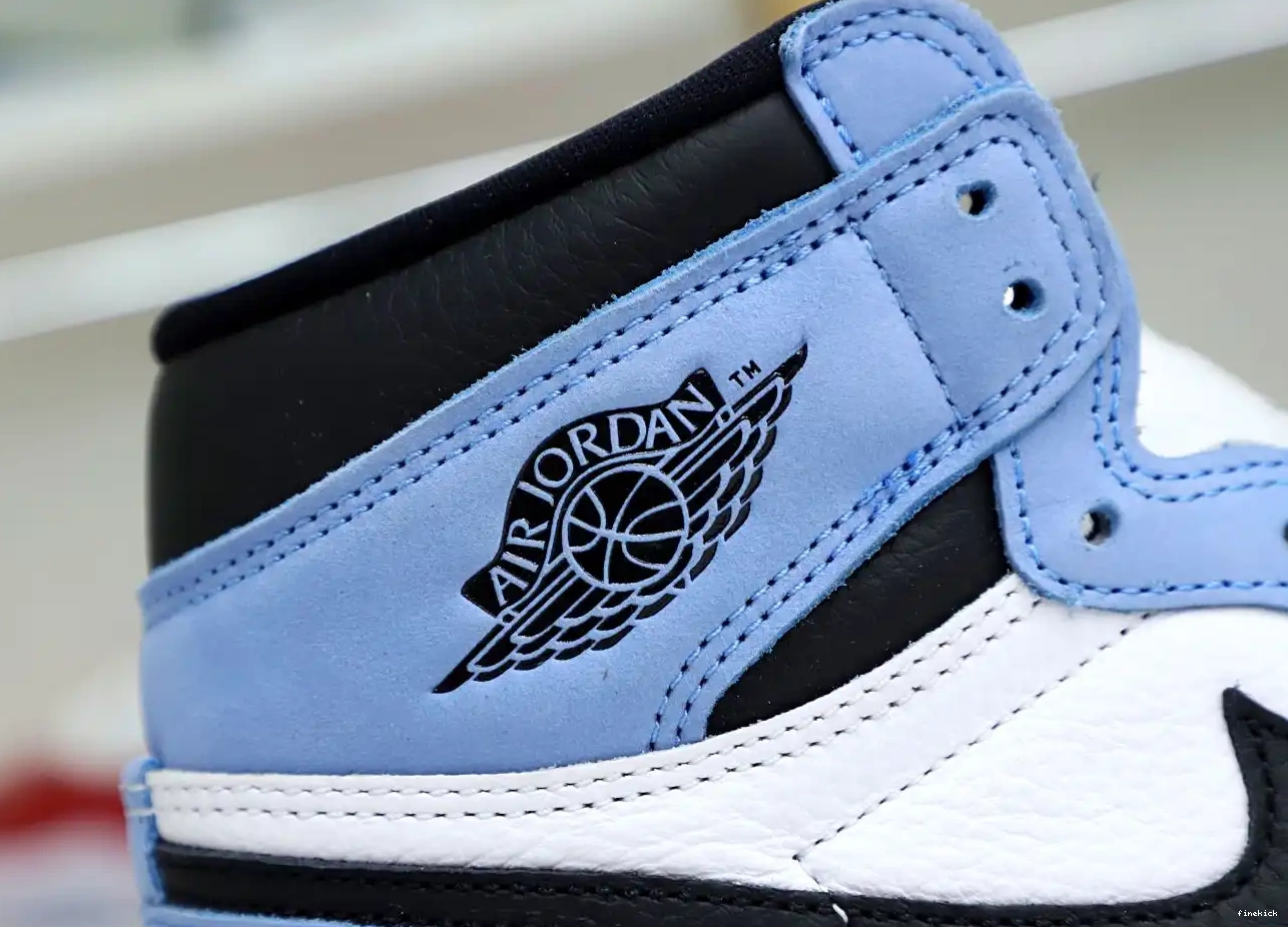 1 HIGH RETRO 'UNIVERSITY AIR JORDAN OG 0413
